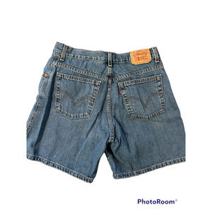 Levi’s 550 relaxed mom jean shorts